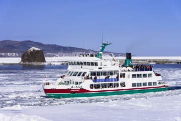 在冬季的北海道鄂霍次克海体验流冰！网走2日游