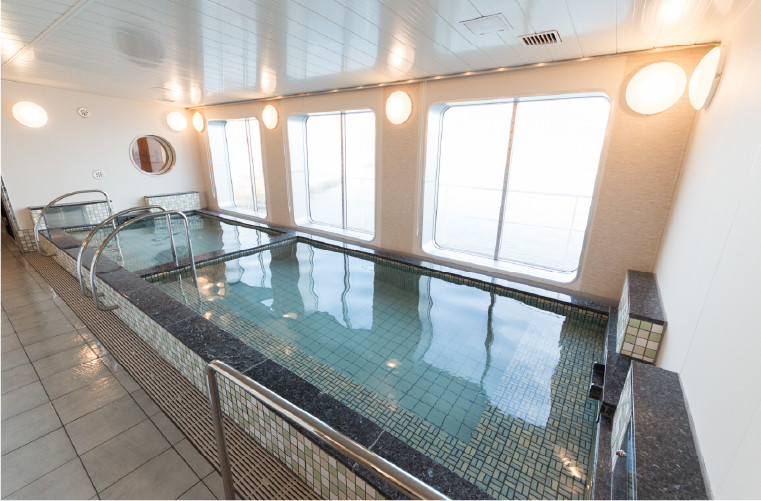 船上の至福の時間は展望大浴場で過ごす