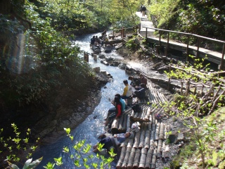 登别地狱谷，大汤沼川天然足浴温泉