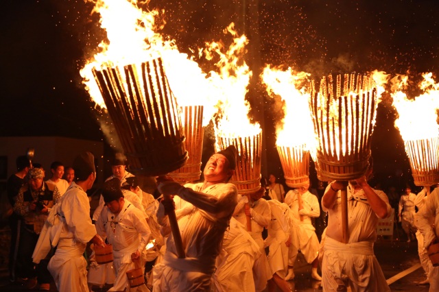 「那智・美瑛火祭」の様子